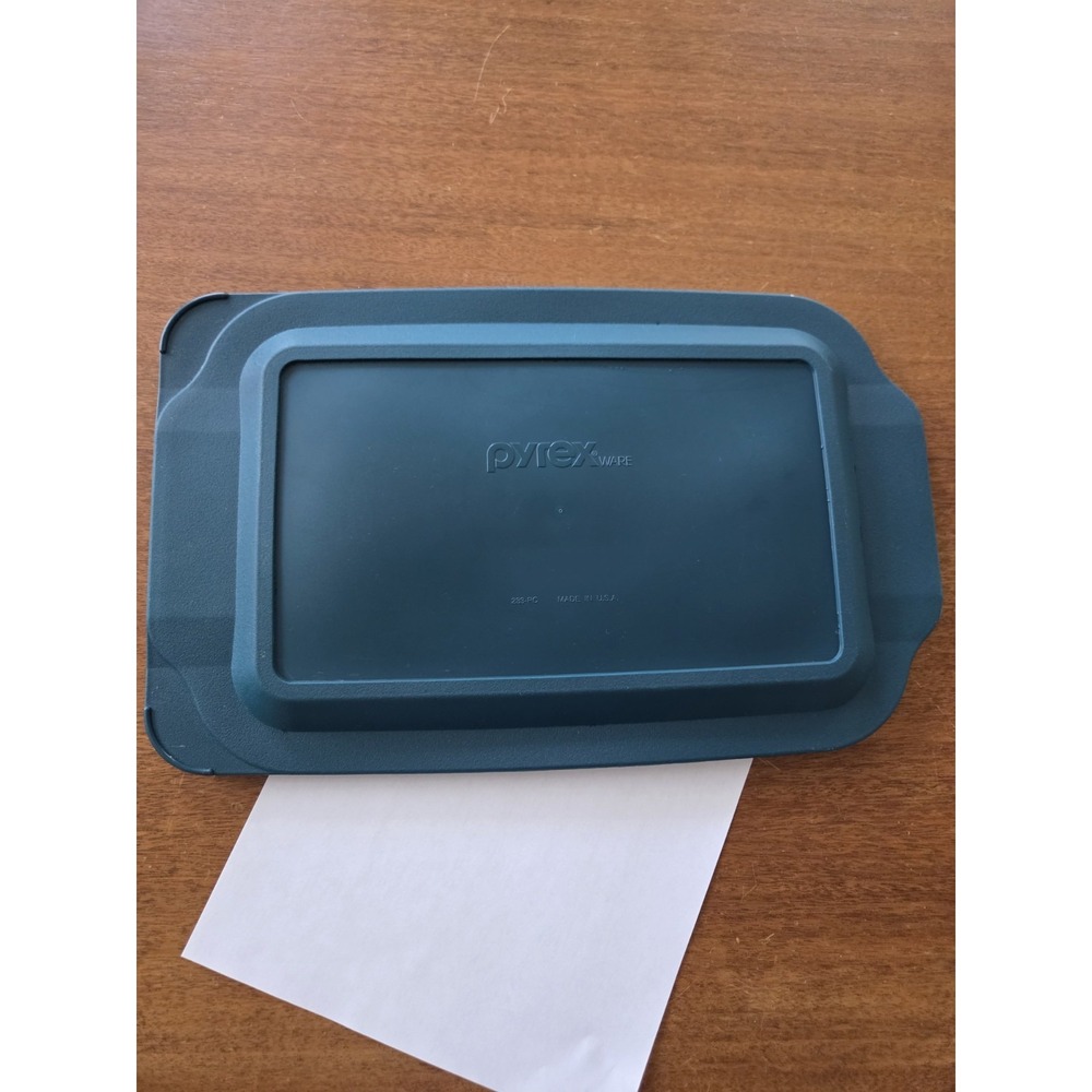 Pyrex 233 PC  replacement lid Rectangular Plastic Snap on green